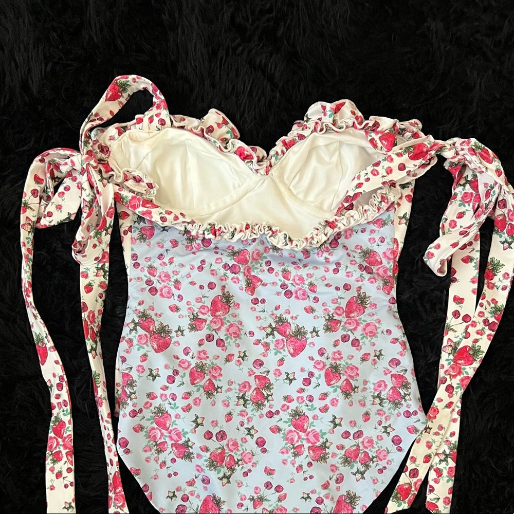Love shack fancy bathing suit - Picture 9 of 11